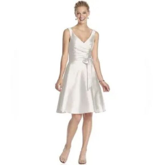 NWT Alfred Sung Wrap Bodice V neck Cocktail length dress size 6 - Picture 1 of 14